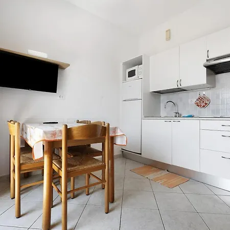Apartment Numero 14 Pietra Ligure